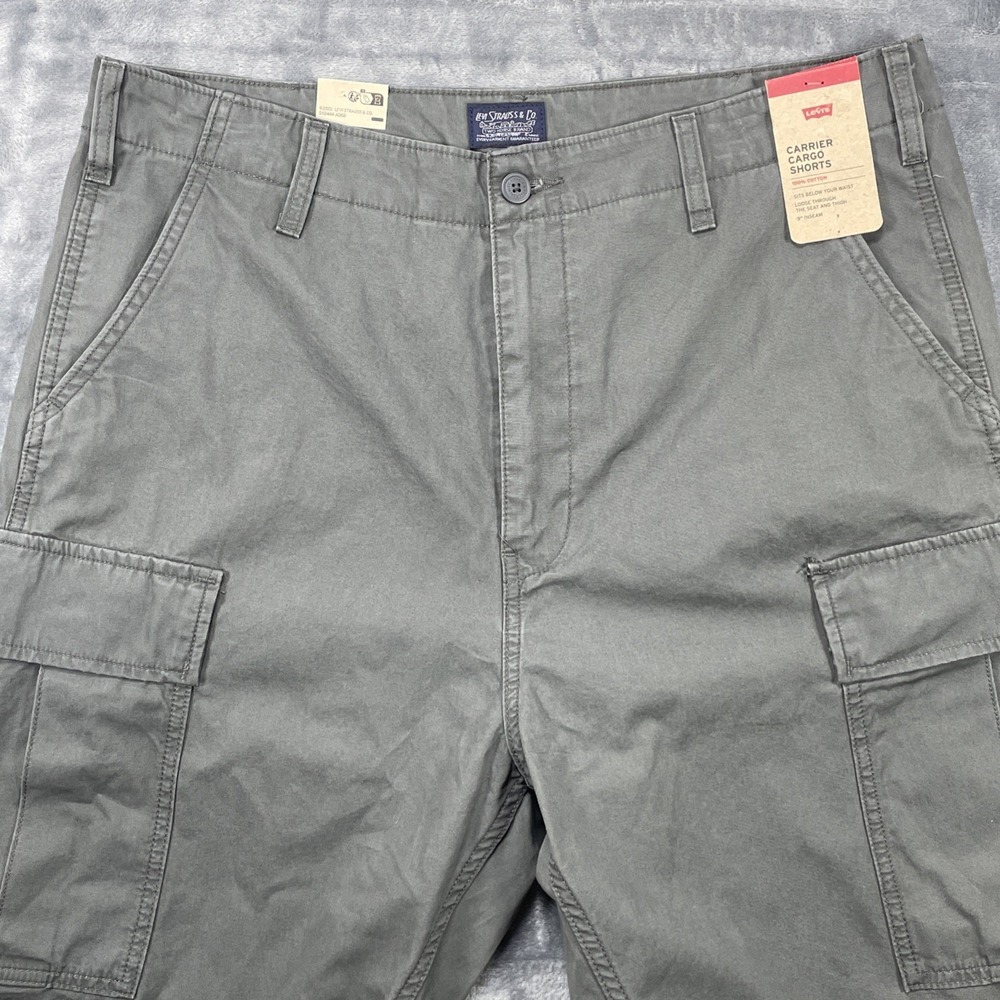 Levis Shorts Mens 42 Flat Front Carrier Cargo Gray Loose-Fit Red Tab Logo NWT - Picture 3 of 5